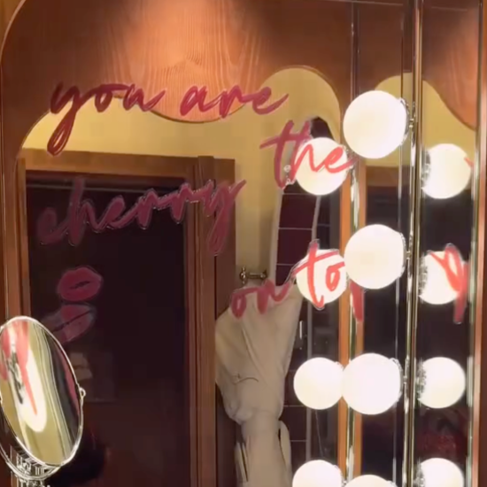 lipstick-on-mirror lipstick-on-mirror